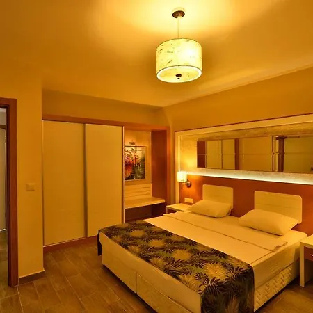 Dolphin Family Hotel Apart Otel
