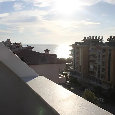 Dolphin Family Hotel Apart Otel
